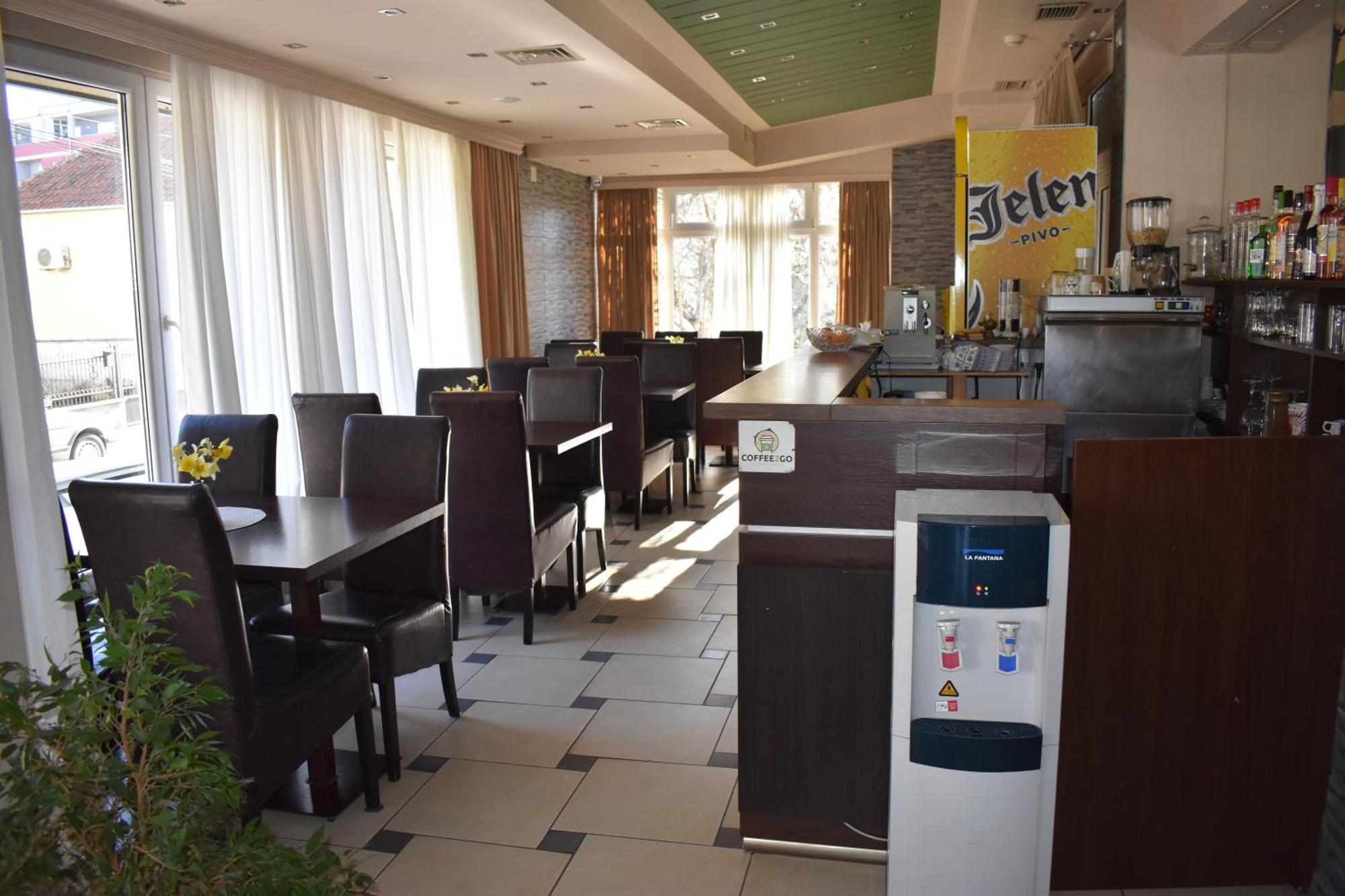 Garni Hotel Lion ヤゴディナ エクステリア 写真