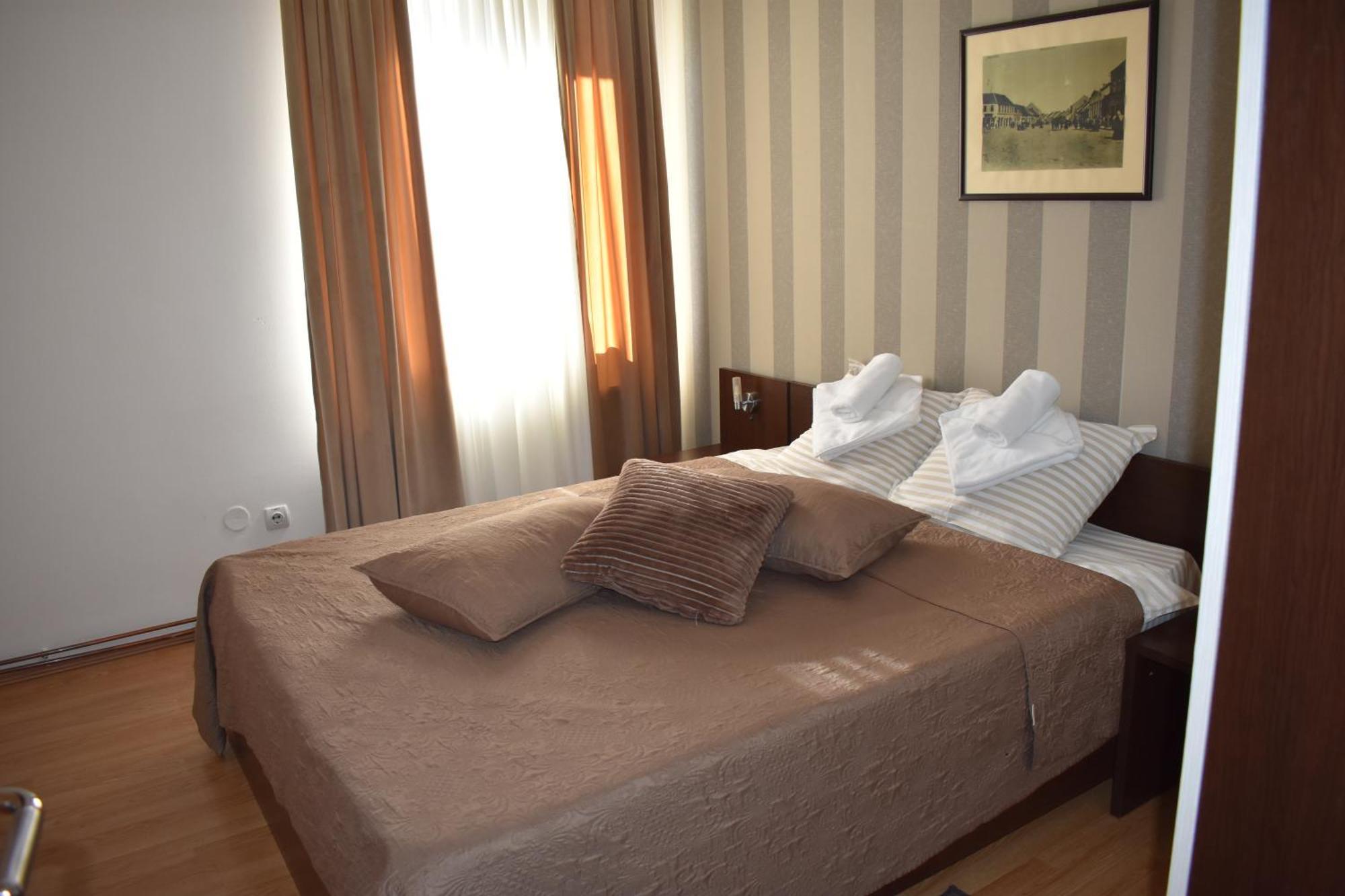 Garni Hotel Lion ヤゴディナ エクステリア 写真