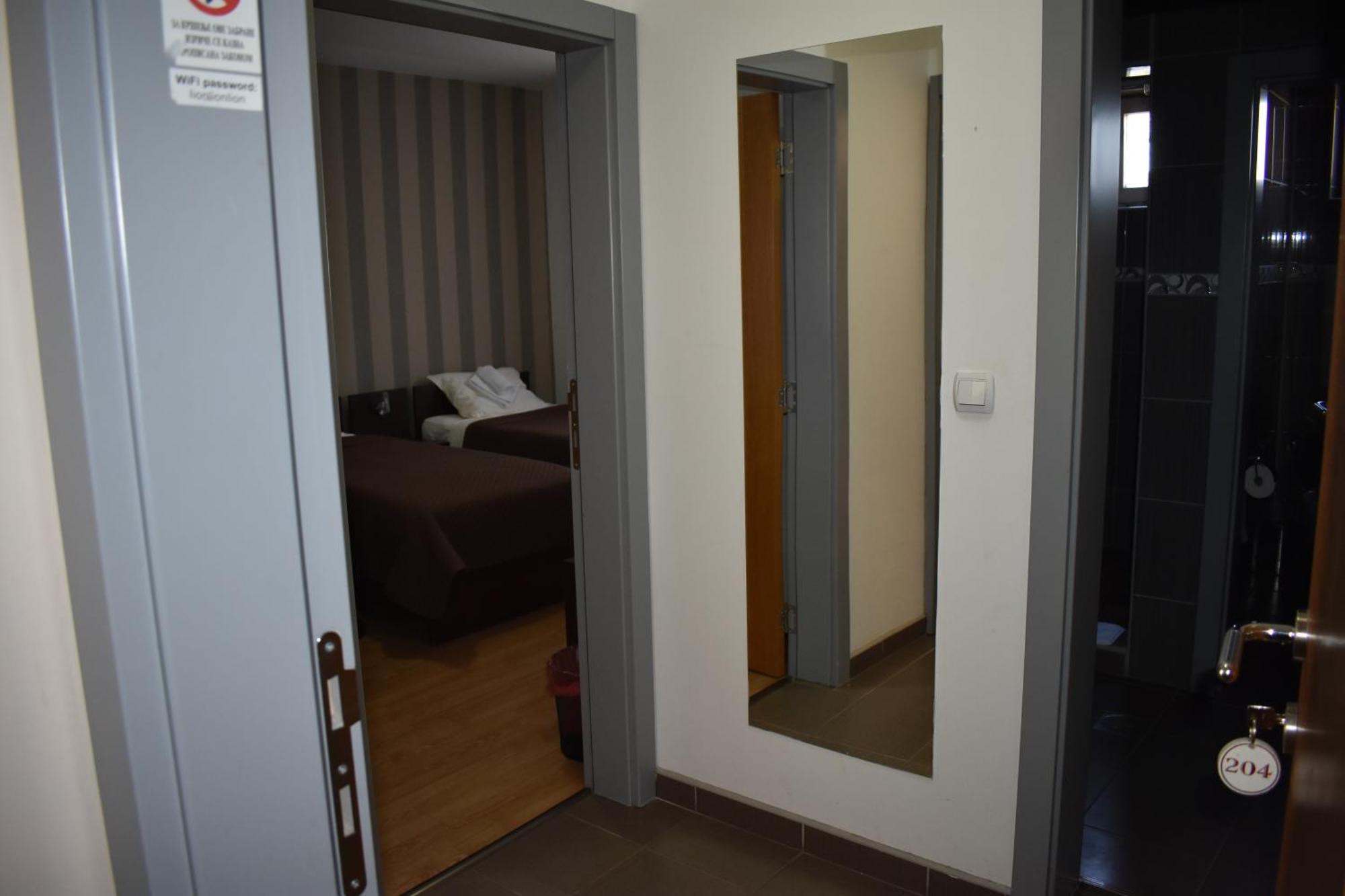 Garni Hotel Lion ヤゴディナ エクステリア 写真