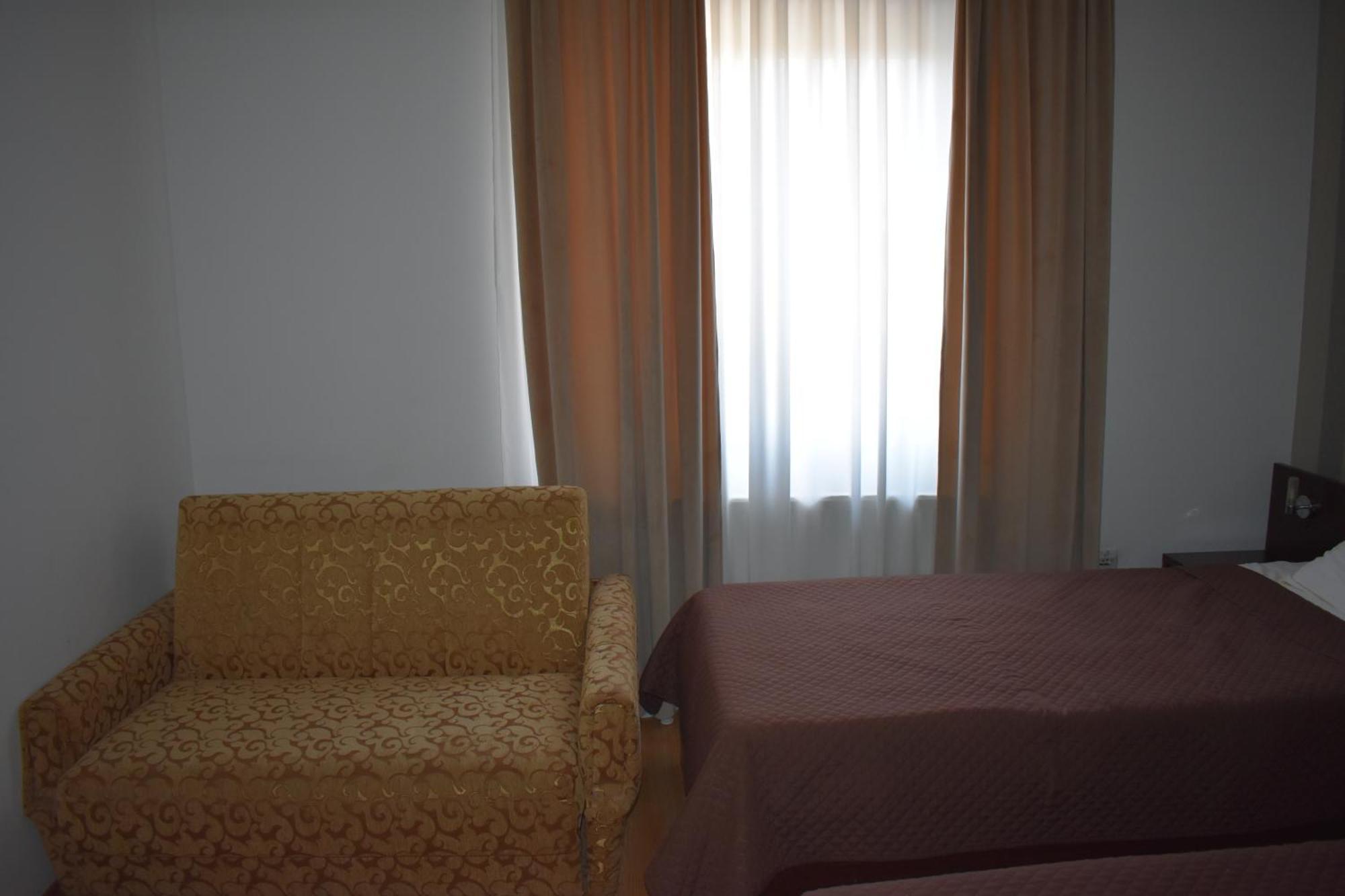 Garni Hotel Lion ヤゴディナ エクステリア 写真