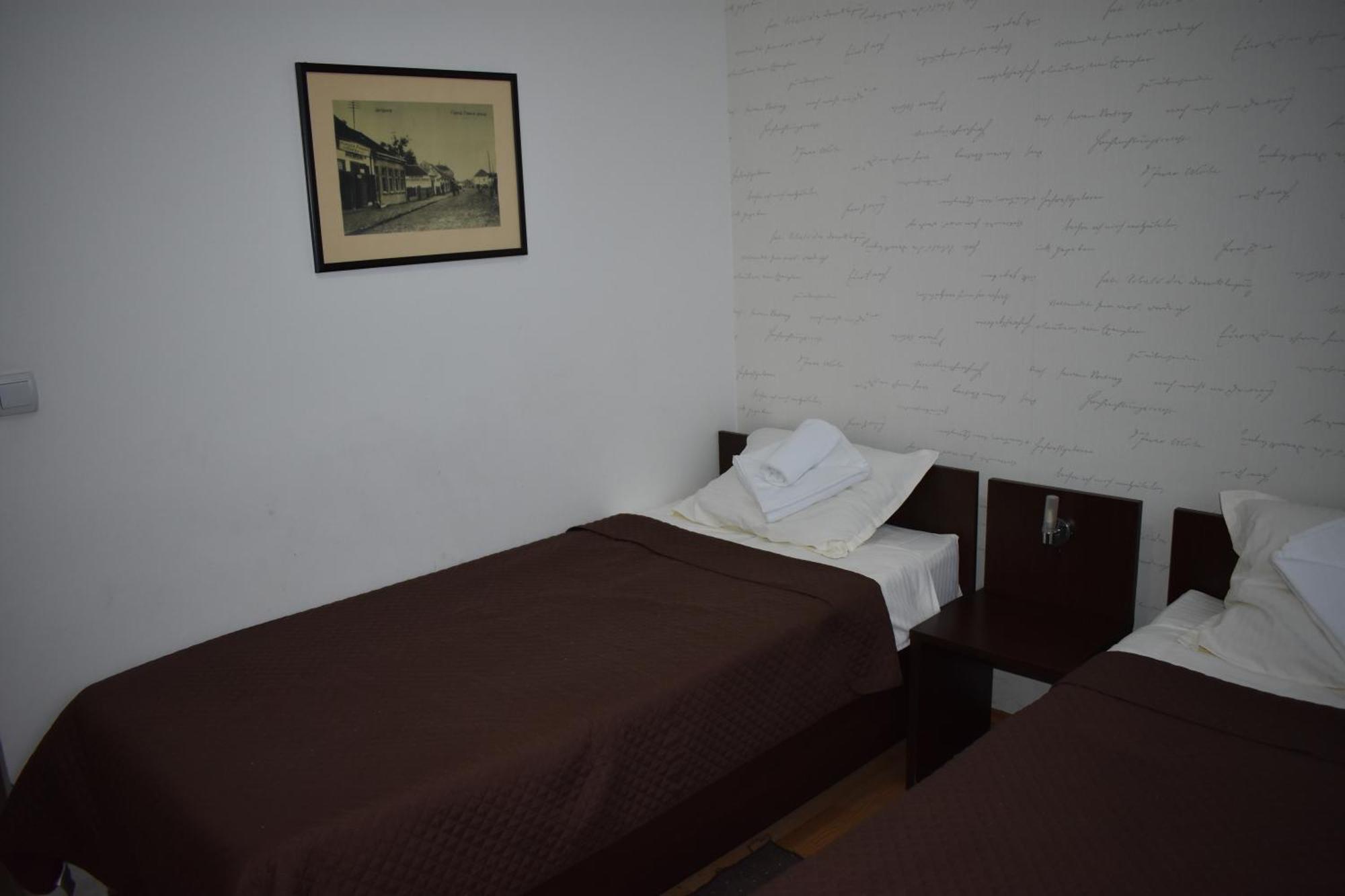 Garni Hotel Lion ヤゴディナ エクステリア 写真
